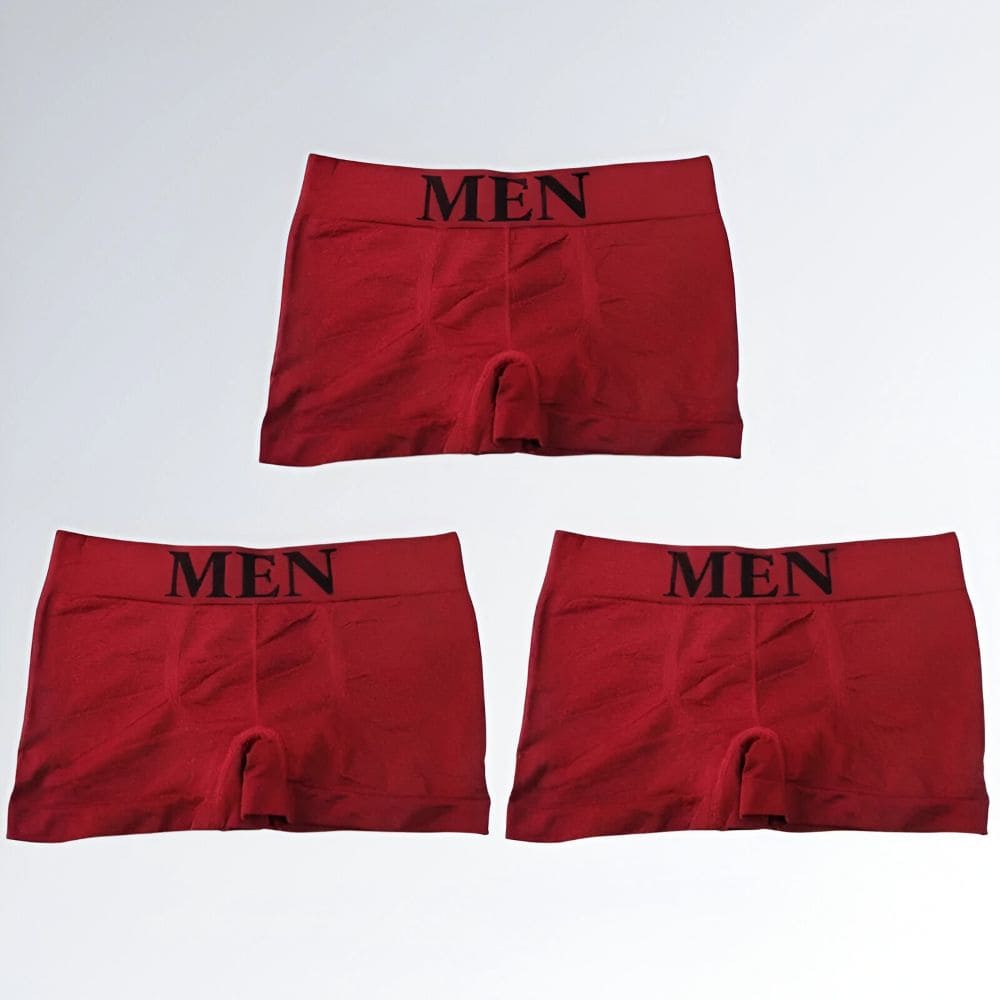 Kit com 3 cuecas boxer masculinas vermelha, elástico largo estampado “MEN” e tecido elástico confortável.