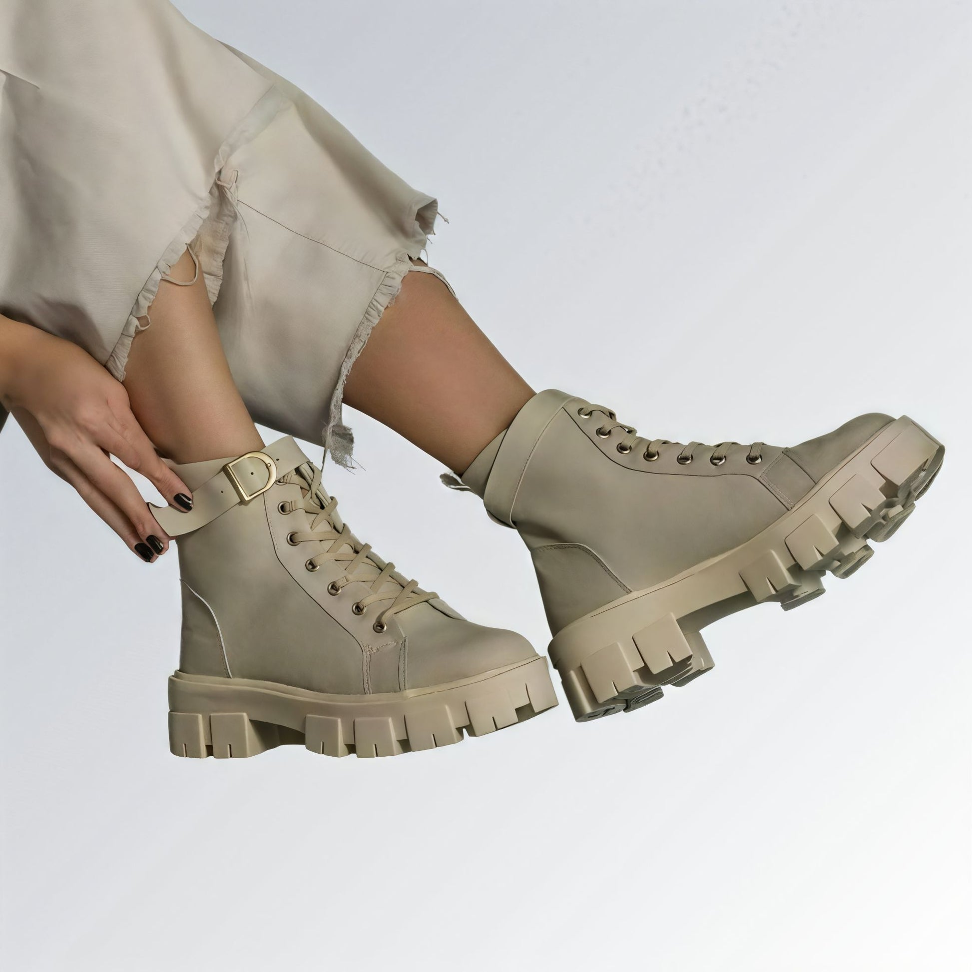 Bota Fivela Cano Médio GuGi Feminina Jz new moda