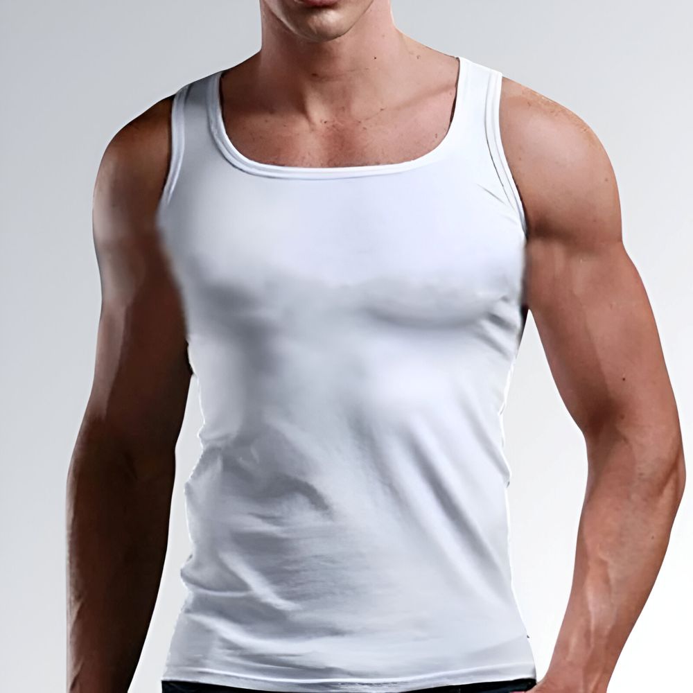 Camiseta regata feminina branca com gola redonda, modelagem ajustada e tecido confortável.