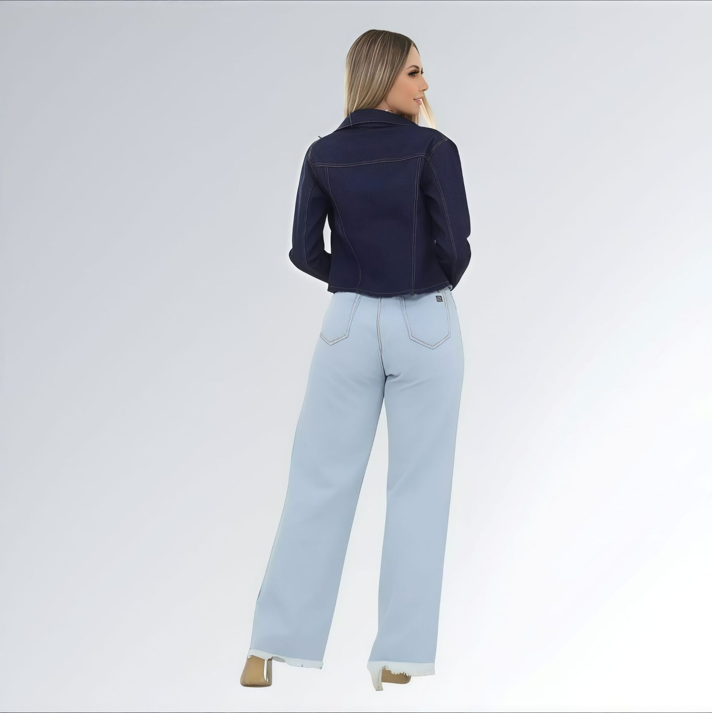 Jaqueta Jeans Cropped Feminina Azul Escuro com Puídos Jz New Moda