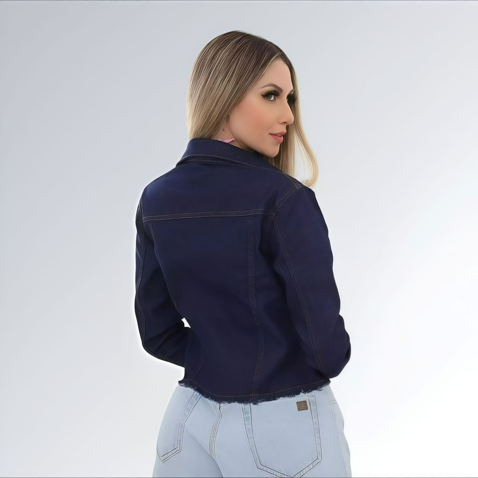 Jaqueta Jeans Cropped Feminina Azul Escuro com Puídos Jz New Moda