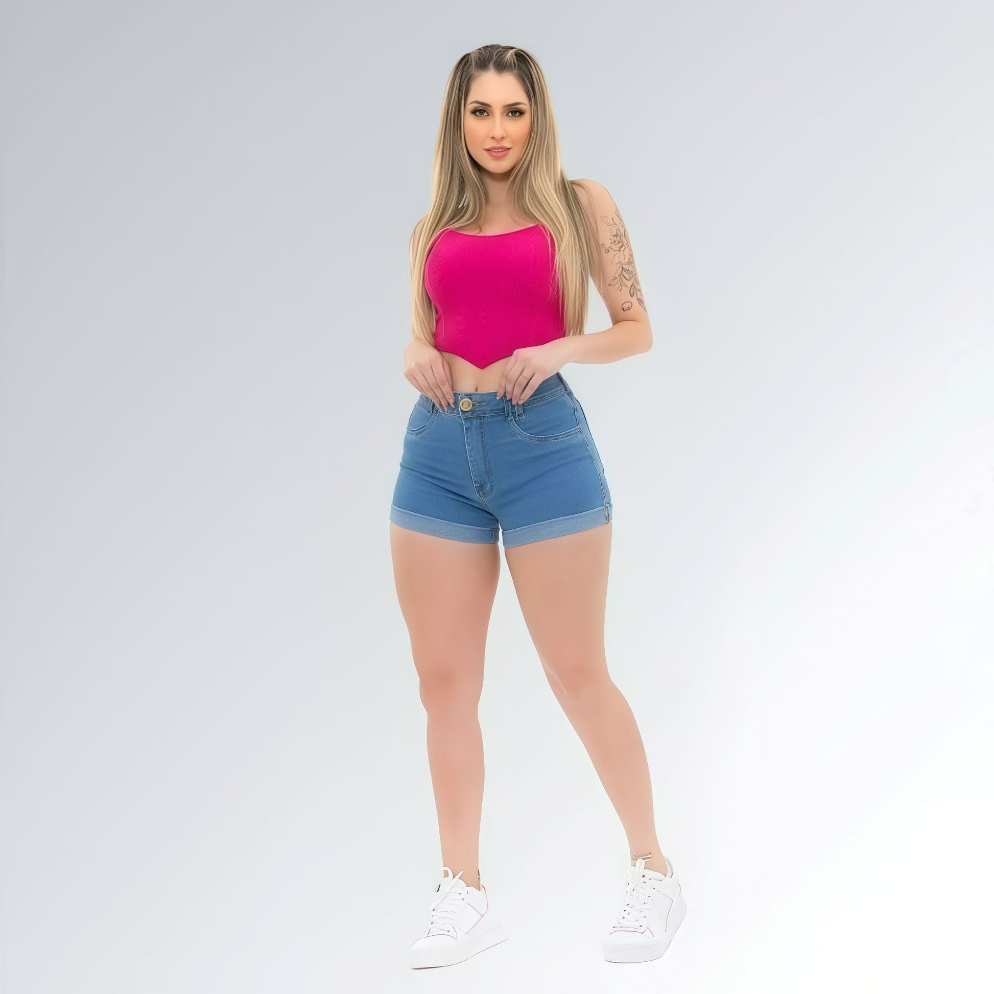 Shorts Jeans Feminino Levanta Bumbum Com Detalhe na Barra Dobrada Jz New Moda