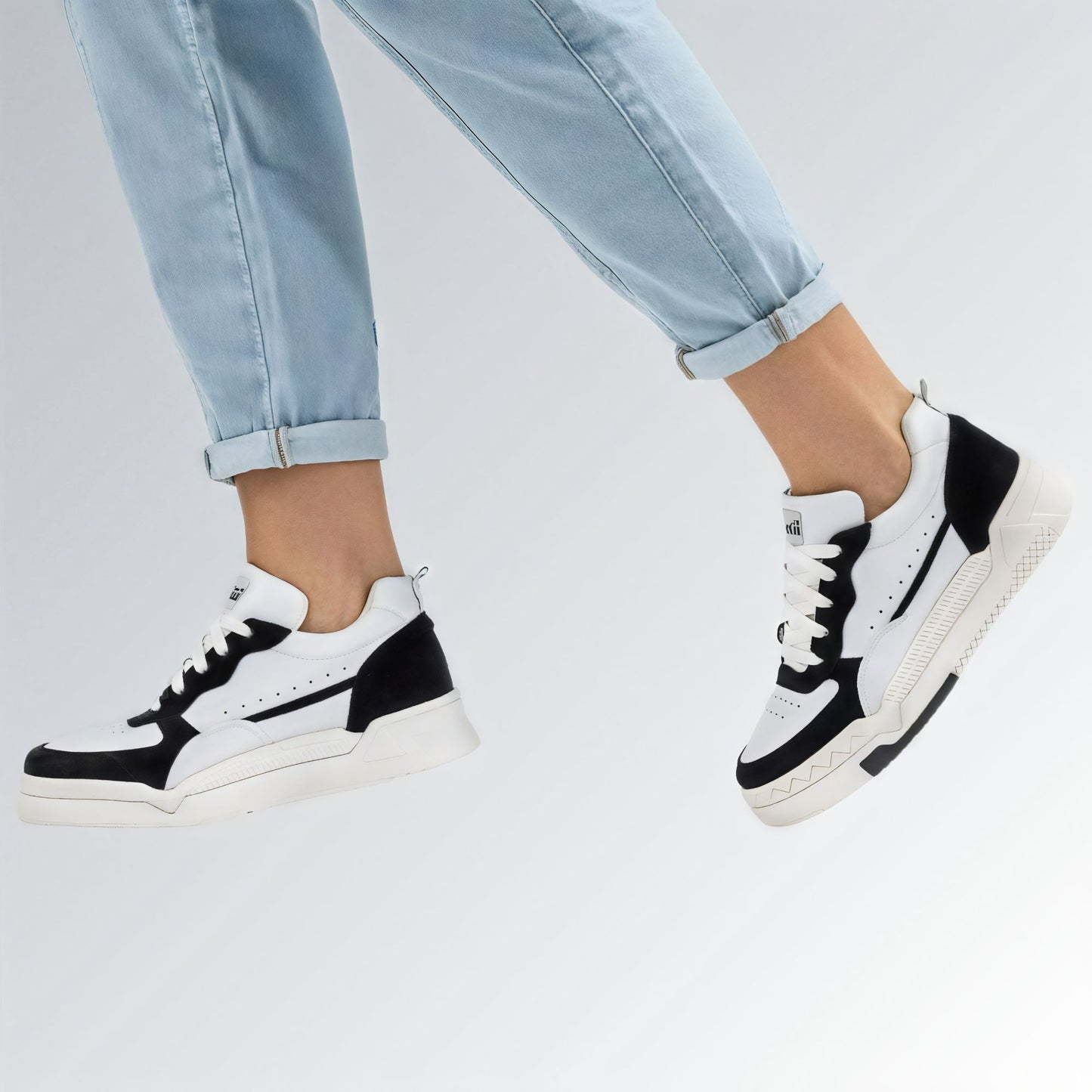 Tênis Sneaker Jade Feminino Casual GuGi Solado Confortável Premium Streetwear Camurça Jz new moda