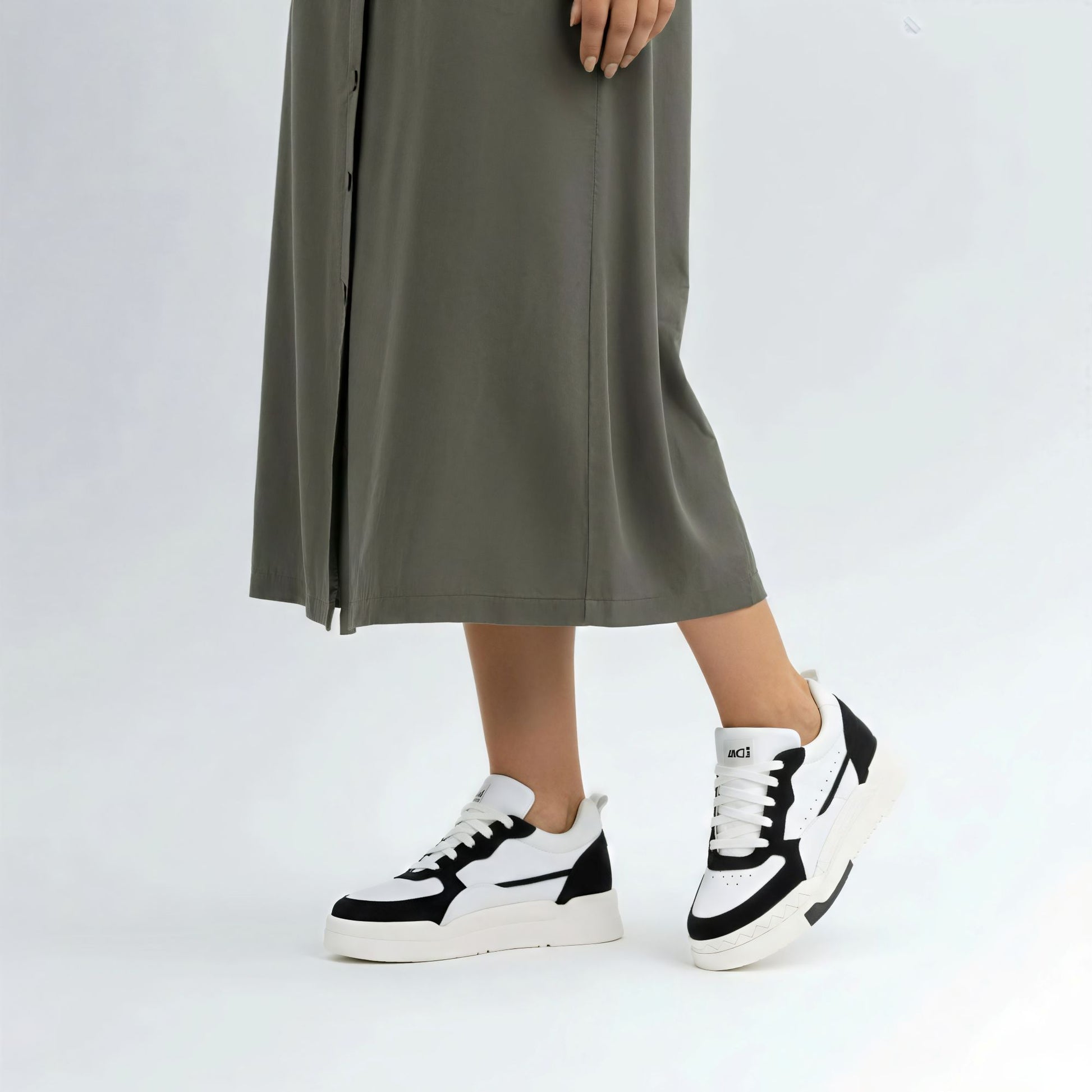 Tênis Sneaker Jade Feminino Casual GuGi Solado Confortável Premium Streetwear Camurça Jz new moda