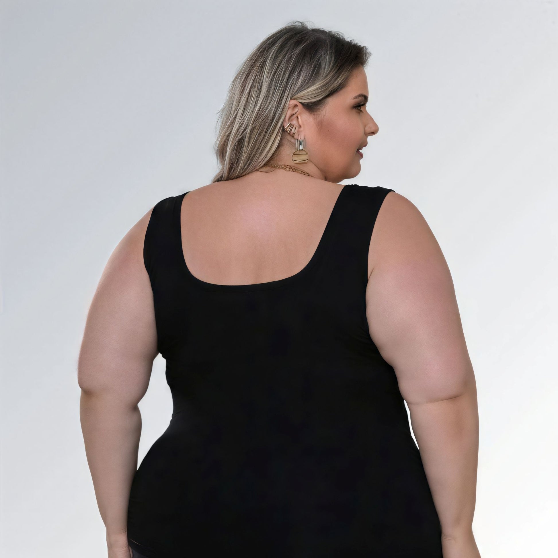 Blusa_Regata_Decote_Quadrado_Preta_Plus_Size_Alca_Larga_Feminina_Jz_new_moda