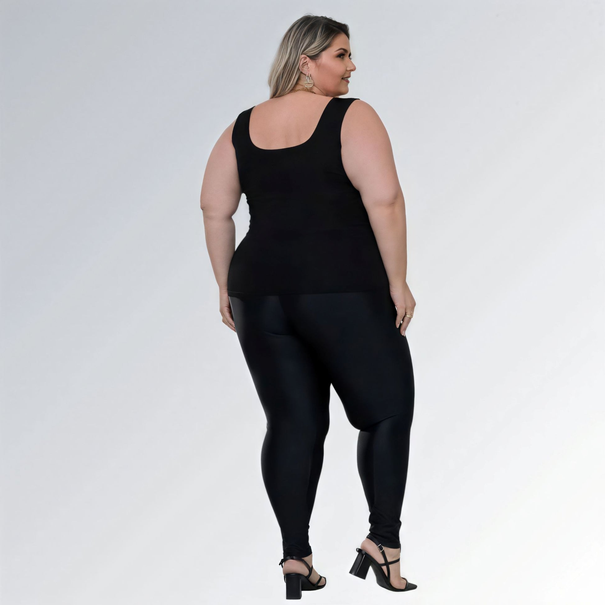 Blusa_Regata_Decote_Quadrado_Preta_Plus_Size_Alca_Larga_Feminina_Jz_new_moda