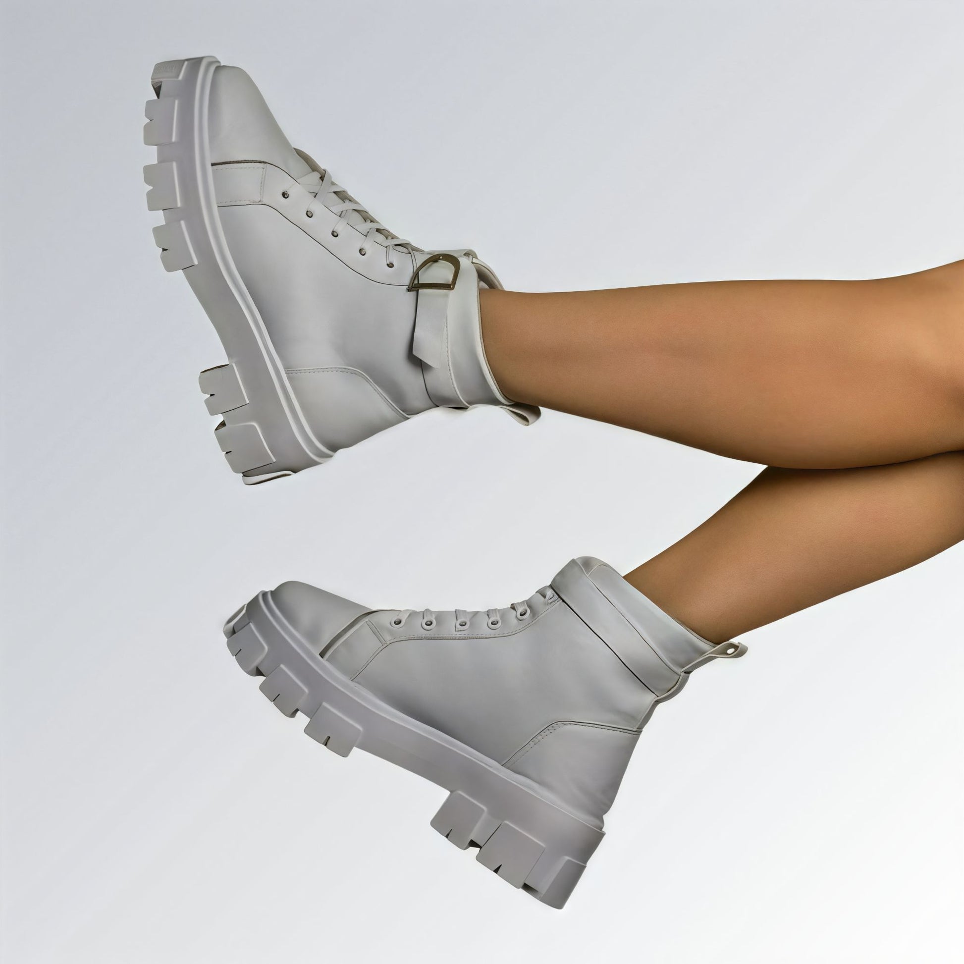 Bota Fivela Cano Médio GuGi Feminina Jz new moda