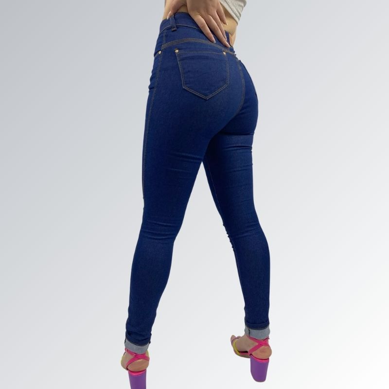 Calça jeans skinny feminina escura Pthirillo de cintura alta com fechamento em botão e zíper, bolsos frontais e costura aparente — peça moderna disponível para venda online de moda casual.