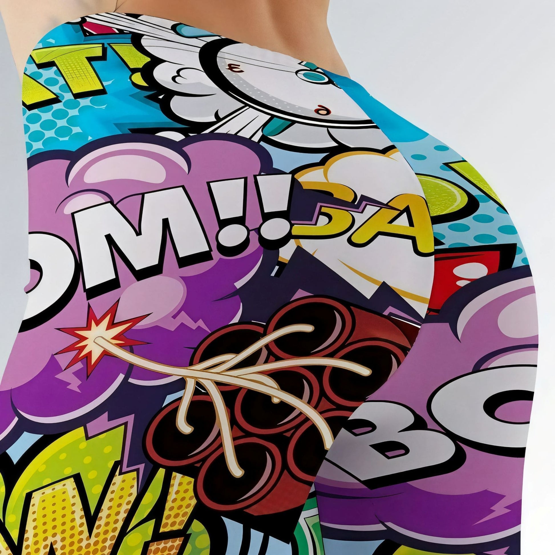 Calça legging feminina estampada estilo pop art, modelo push up 3D com cintura alta e tecido elástico.