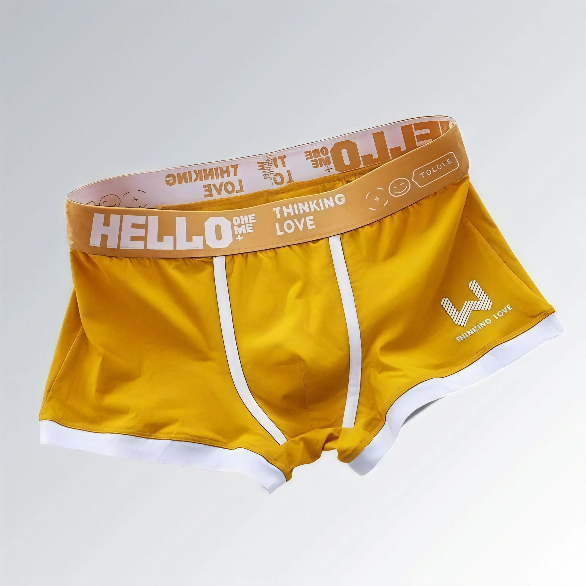 Cueca feminina boxer de algodão amarela com estampa Hello, cintura elástica personalizada e acabamento confortável.