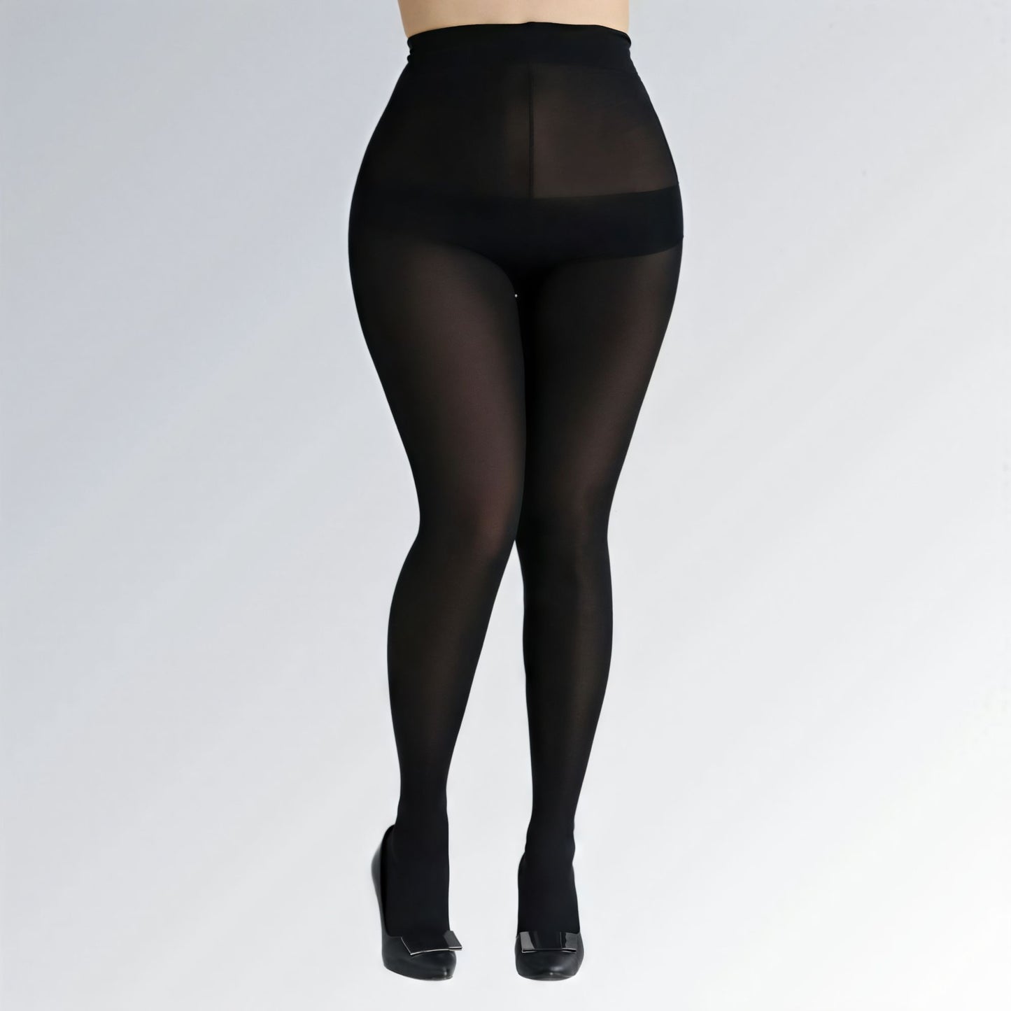 Meia-calça feminina plus size preta de cintura alta, confeccionada em tricô fino com elastano e náilon.