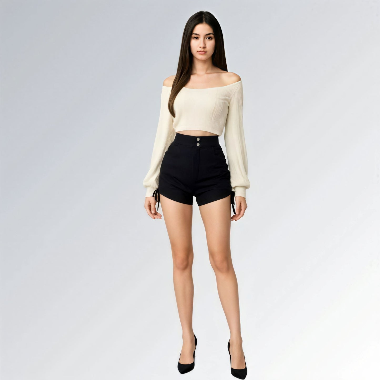 Shorts feminino preto de cintura alta com botões frontais, laterais franzidas e ajuste por cordão para modelagem perfeita.